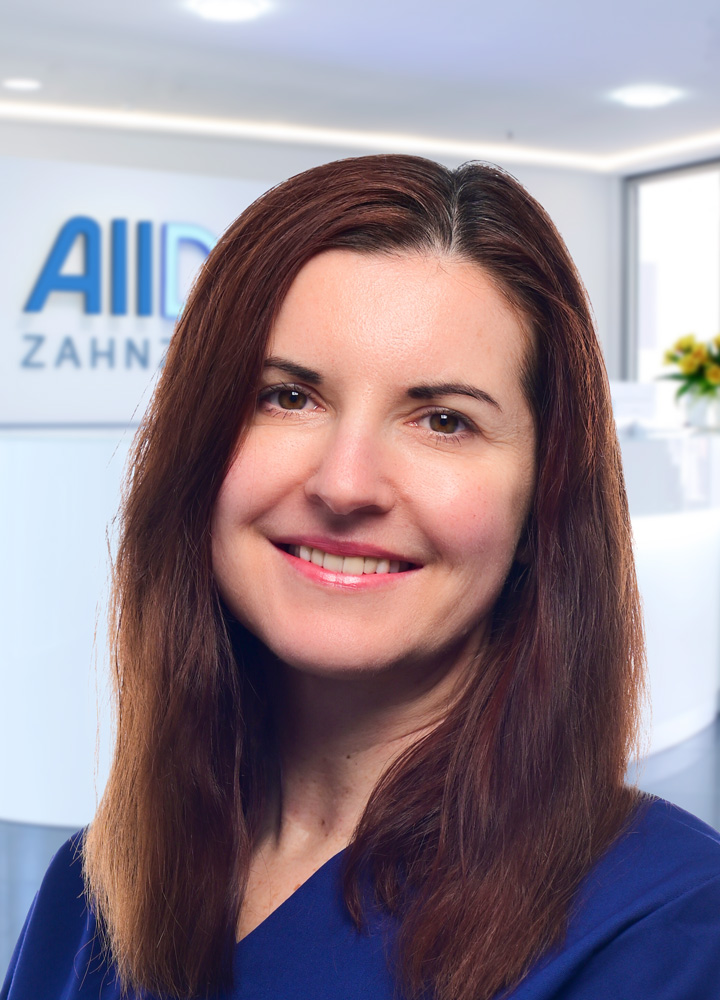 Portrait Oralchirurgin Silvia Forler (AllDent Dresden)